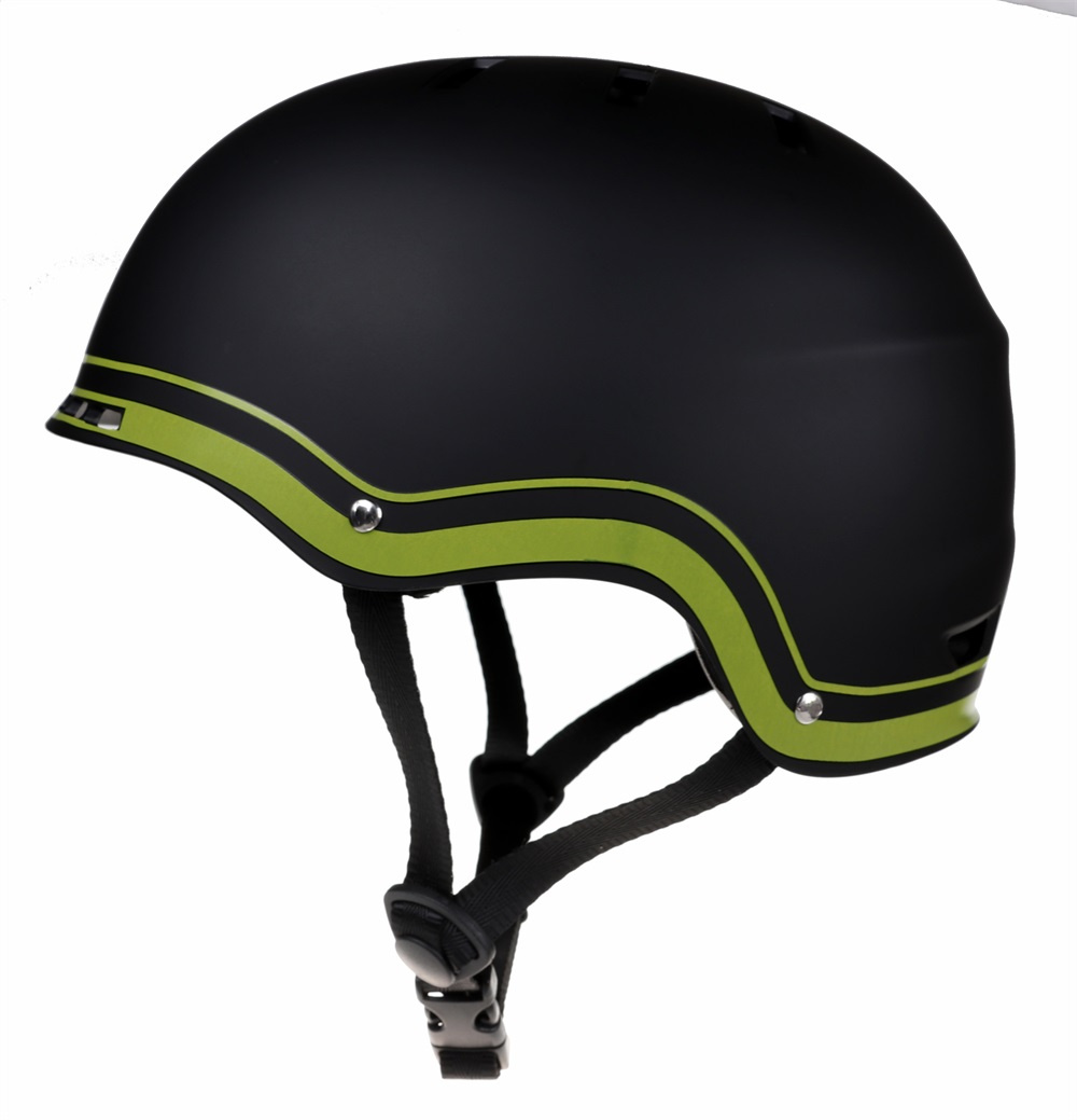 sports nautiques avec casque